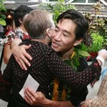 20081204_a3-shark Todd Murashige hugs it out at his December 3 fundraiser